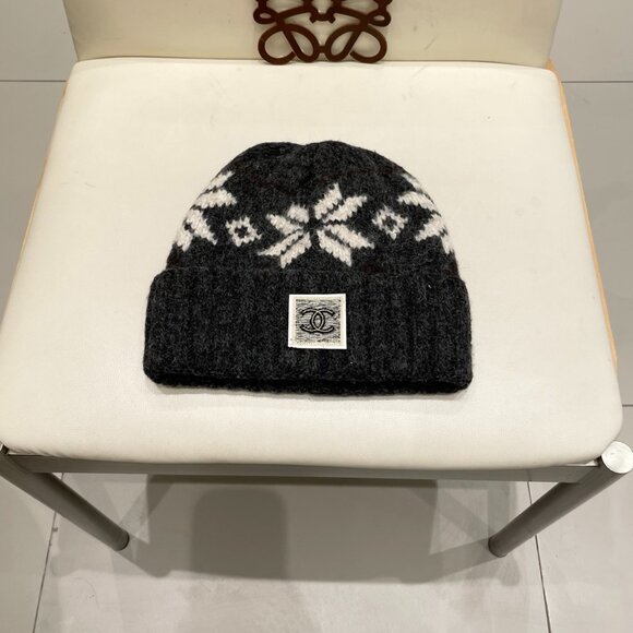 CHANEL Knit Beanie main image 8